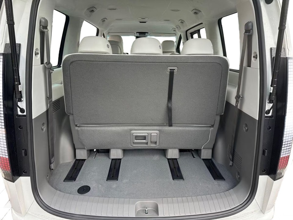 Hyundai Staria Signature HEV - foto 27