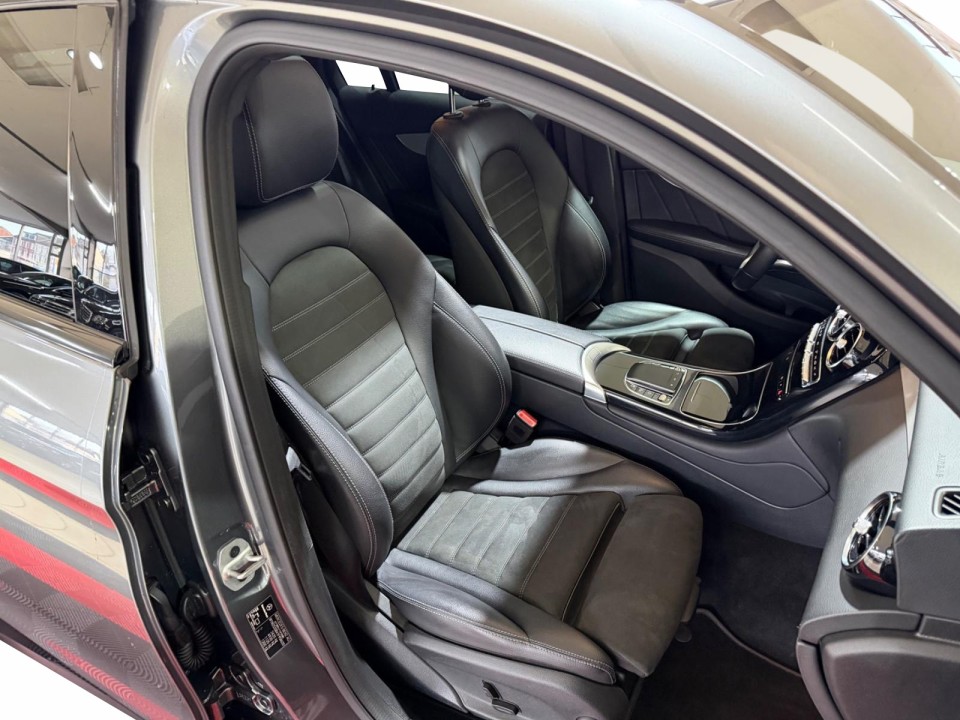 Mercedes-Benz GLC Coupé 300 4MATIC AMG Line - foto 12