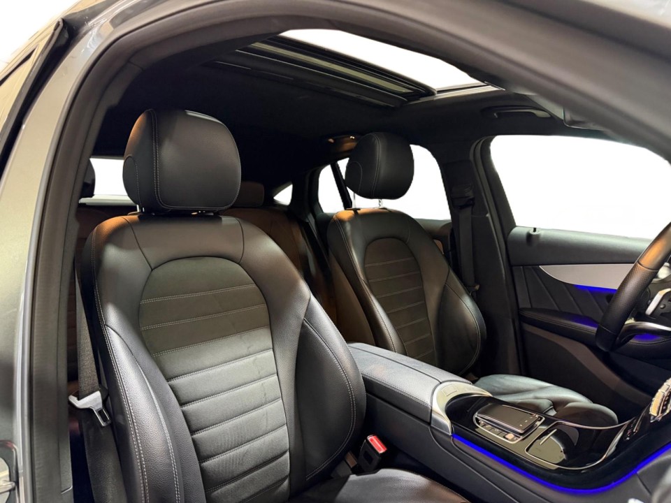 Mercedes-Benz GLC Coupé 300 4MATIC AMG Line - foto 16