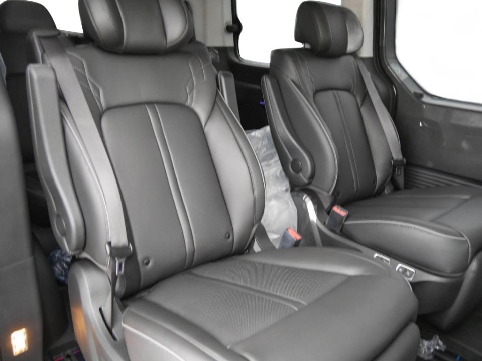 Hyundai Staria Signature HEV (5)