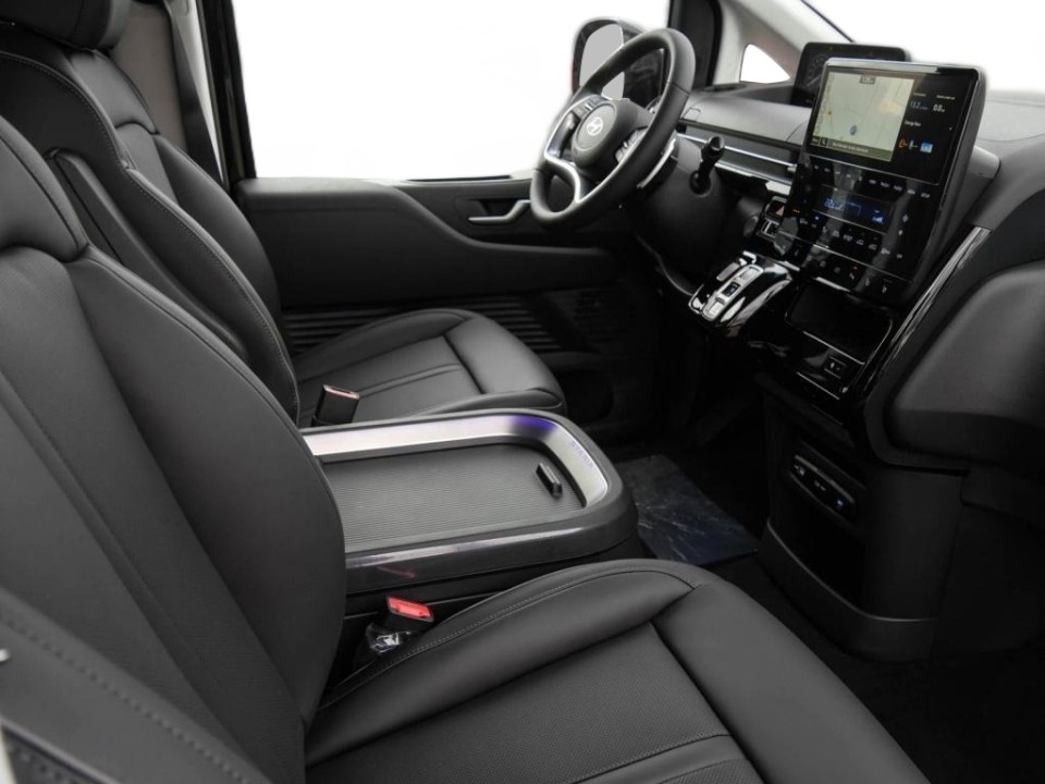 Hyundai Staria Signature HEV (3)