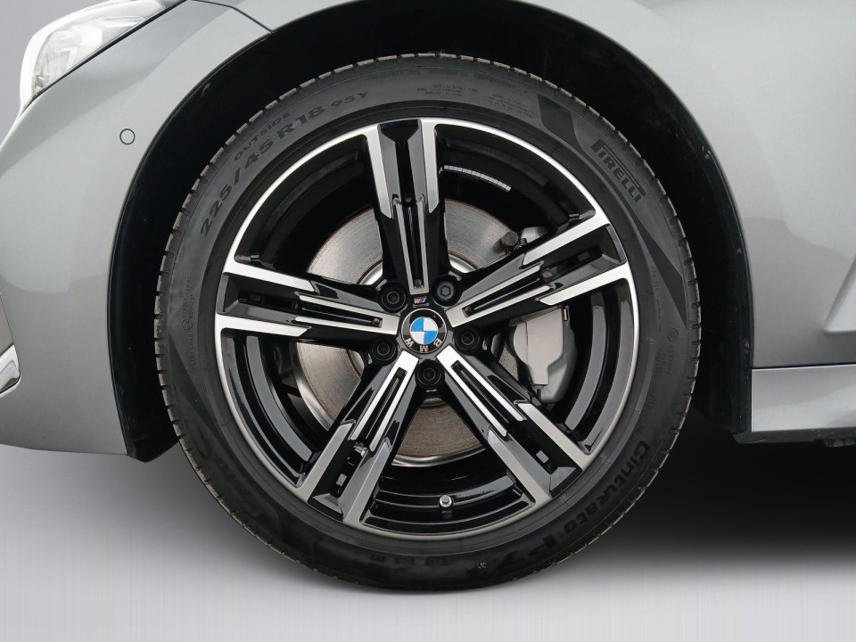 BMW Seria 3 330d xDrive M-Sport - foto 13