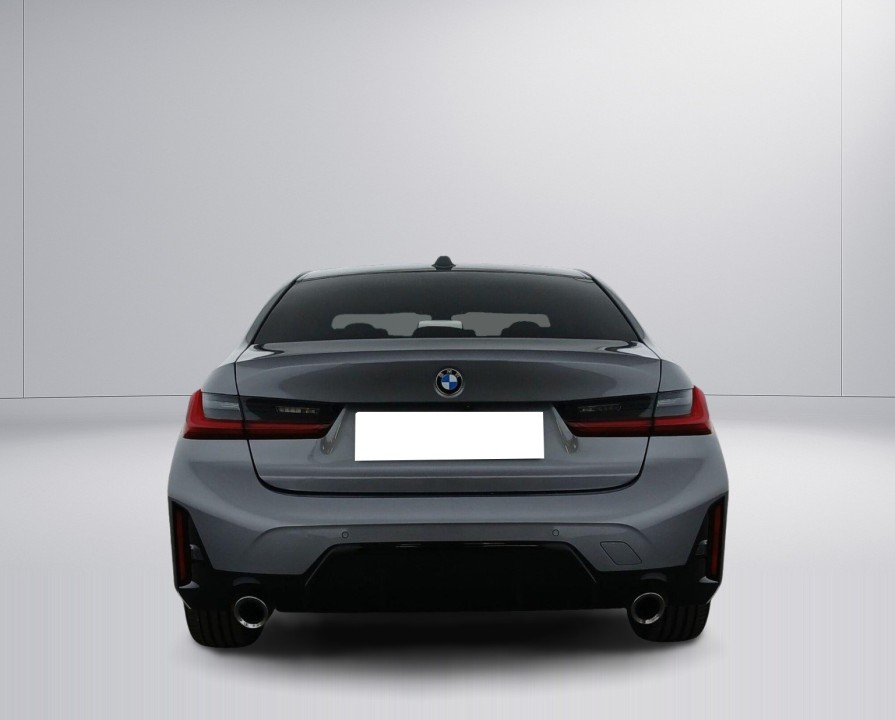 BMW Seria 3 330d xDrive M-Sport (4)