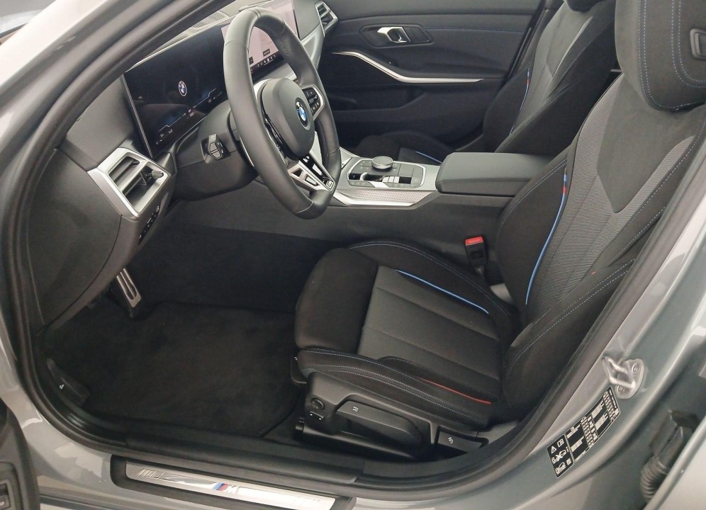 BMW Seria 3 330d xDrive M-Sport - foto 6