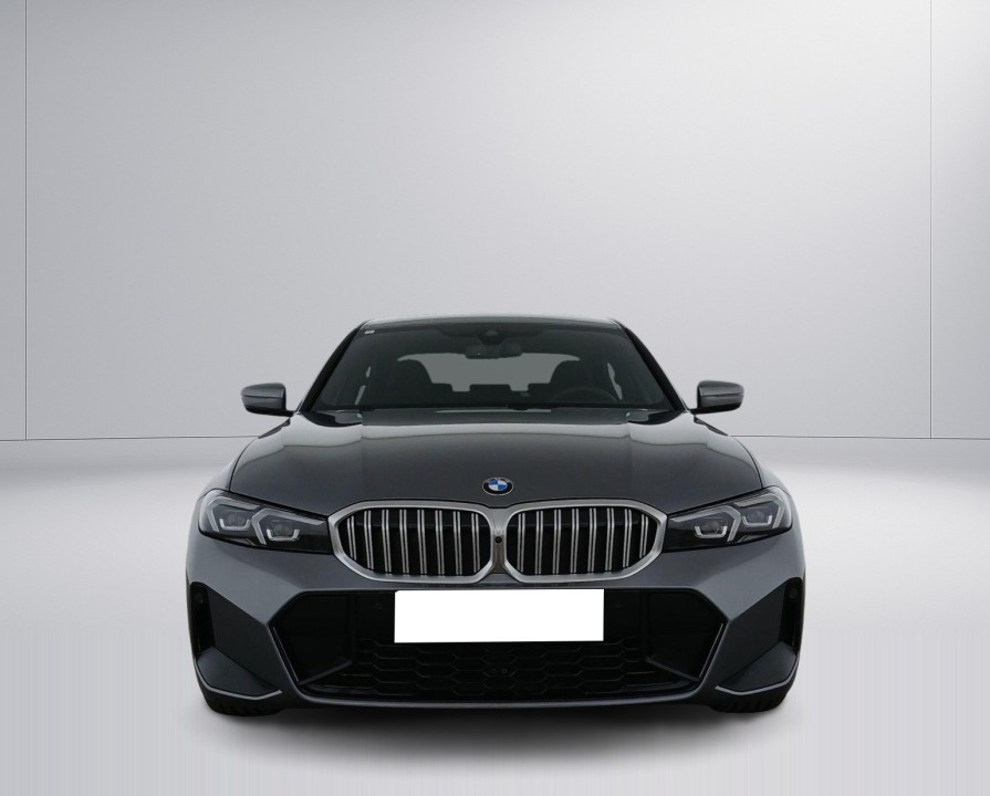 BMW Seria 3 330d xDrive M-Sport (2)