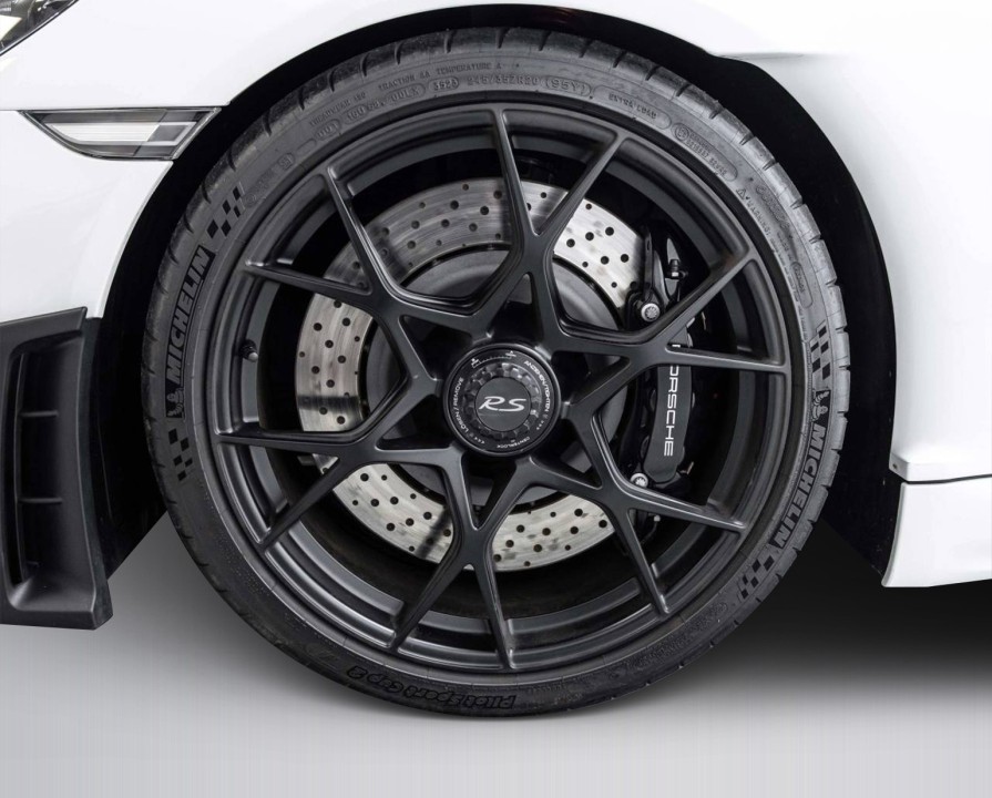 Porsche 718 Spyder RS - foto 33