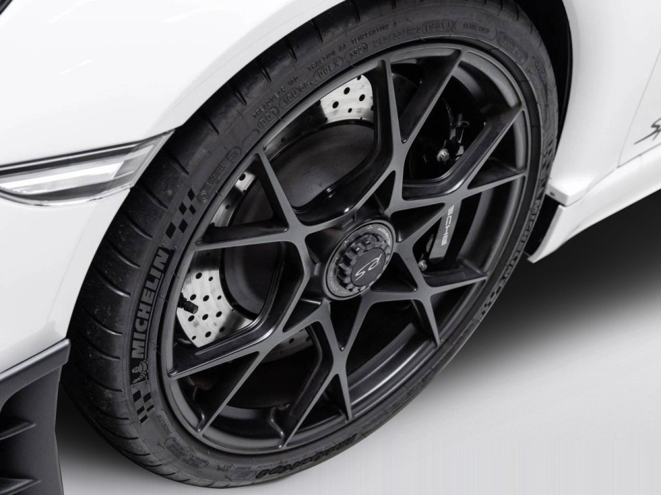 Porsche 718 Spyder RS - foto 32