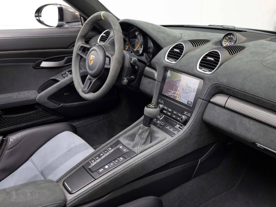 Porsche 718 Spyder RS - foto 16