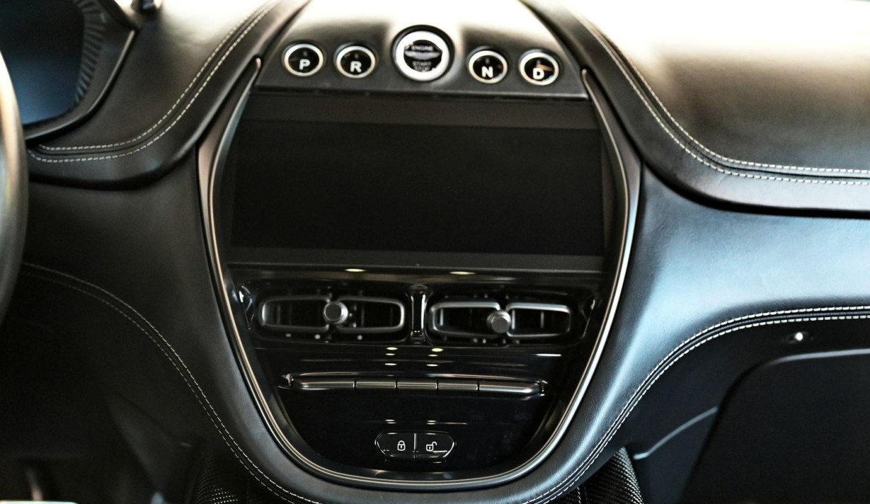 Aston Martin DBX 707 - foto 20