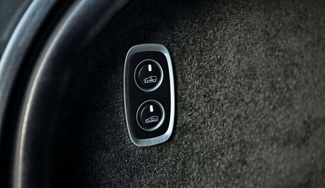 Aston Martin DBX 707 - foto 32