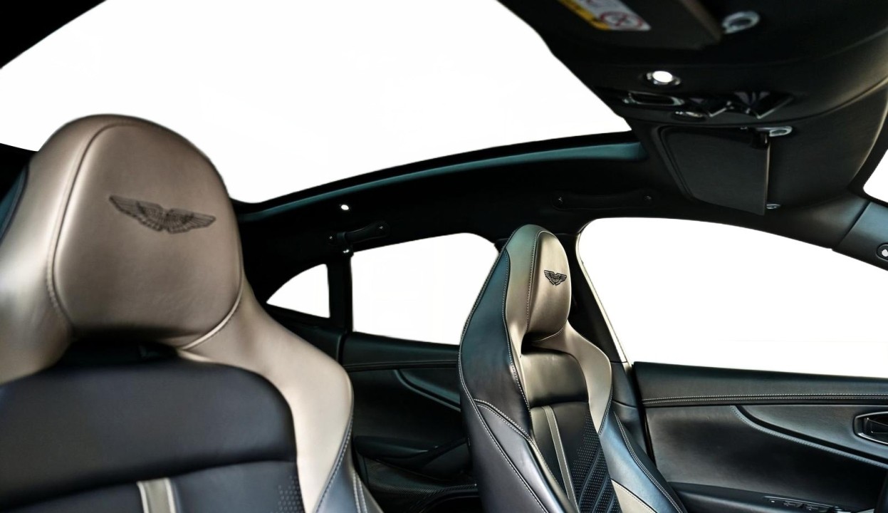 Aston Martin DBX 707 - foto 16