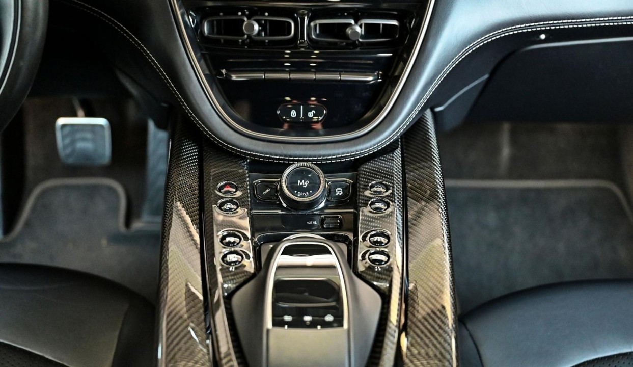 Aston Martin DBX 707 - foto 21