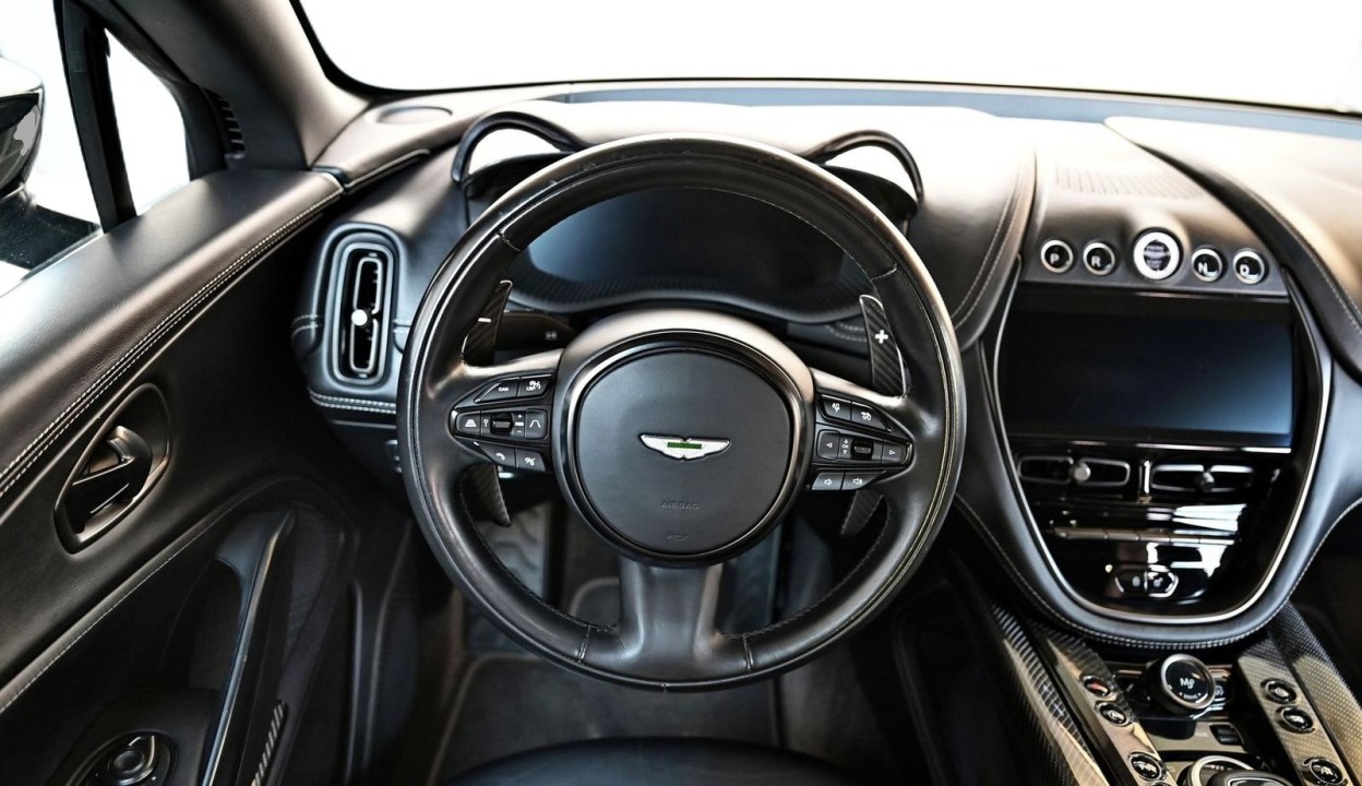 Aston Martin DBX 707 - foto 15