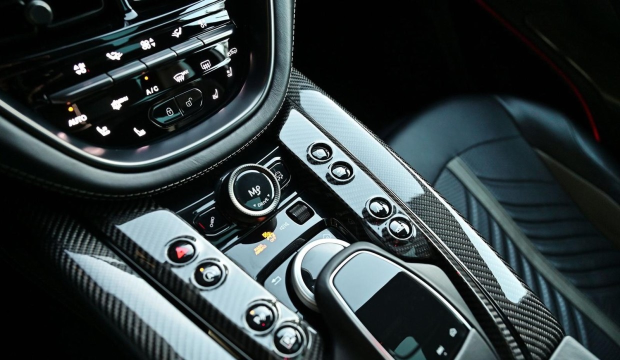 Aston Martin DBX 707 - foto 22