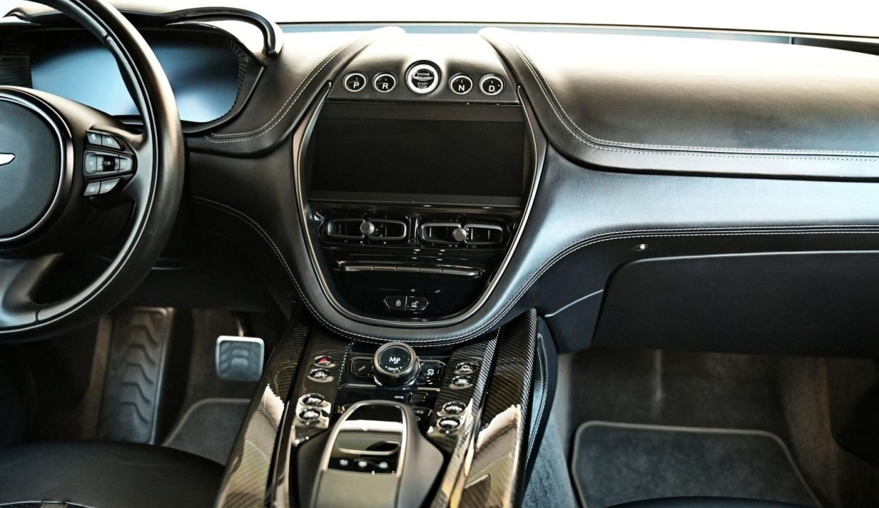 Aston Martin DBX 707 - foto 14