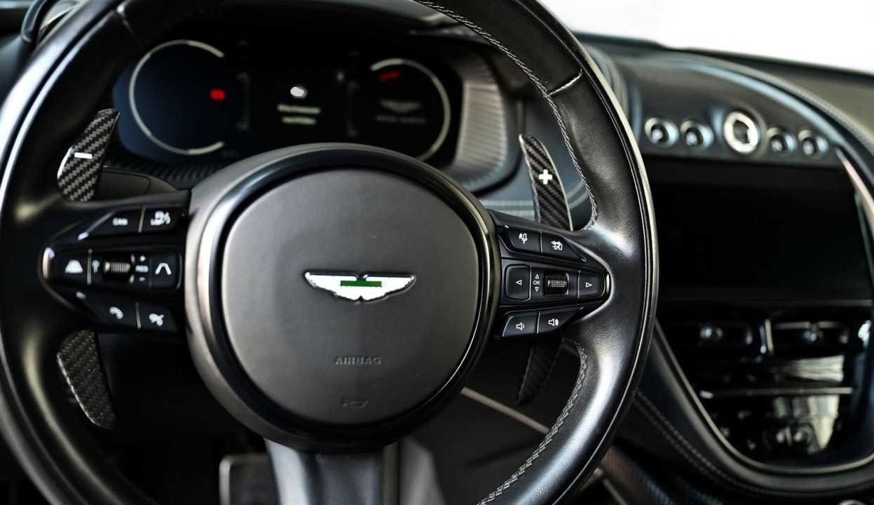 Aston Martin DBX 707 - foto 19