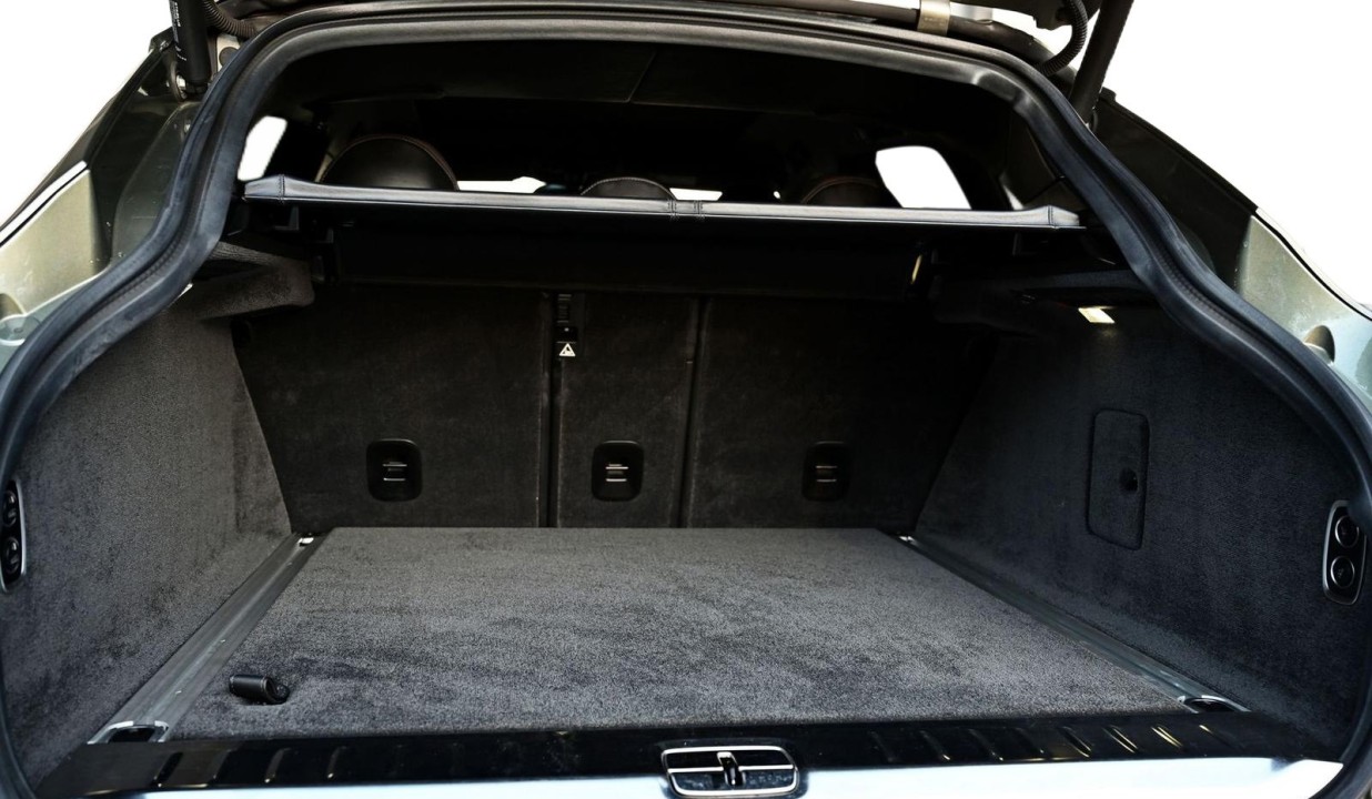 Aston Martin DBX 707 - foto 34