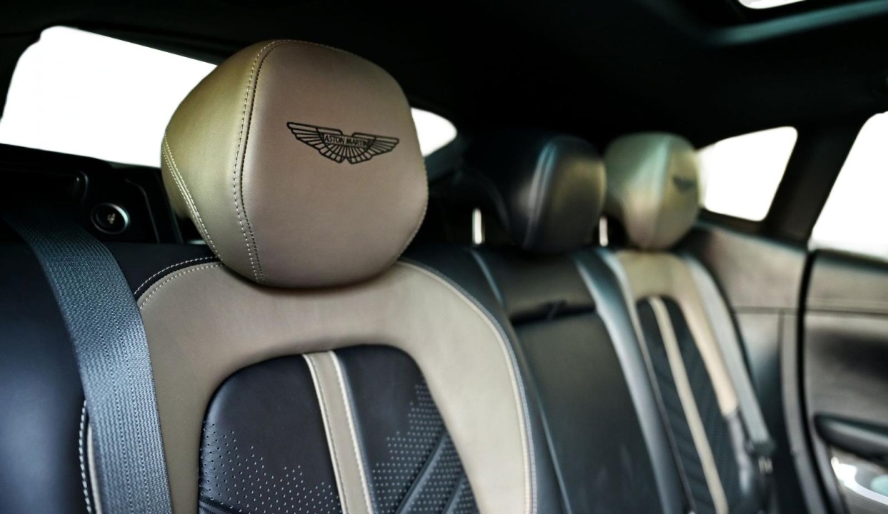 Aston Martin DBX 707 - foto 18