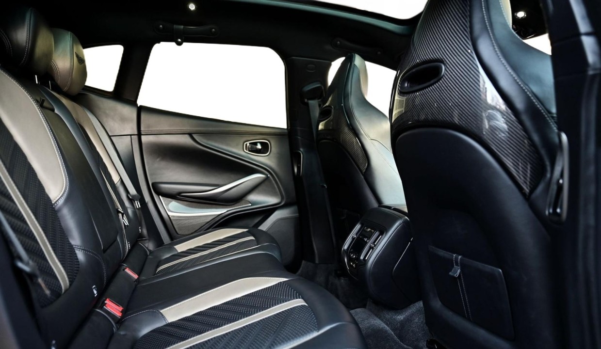 Aston Martin DBX 707 - foto 10