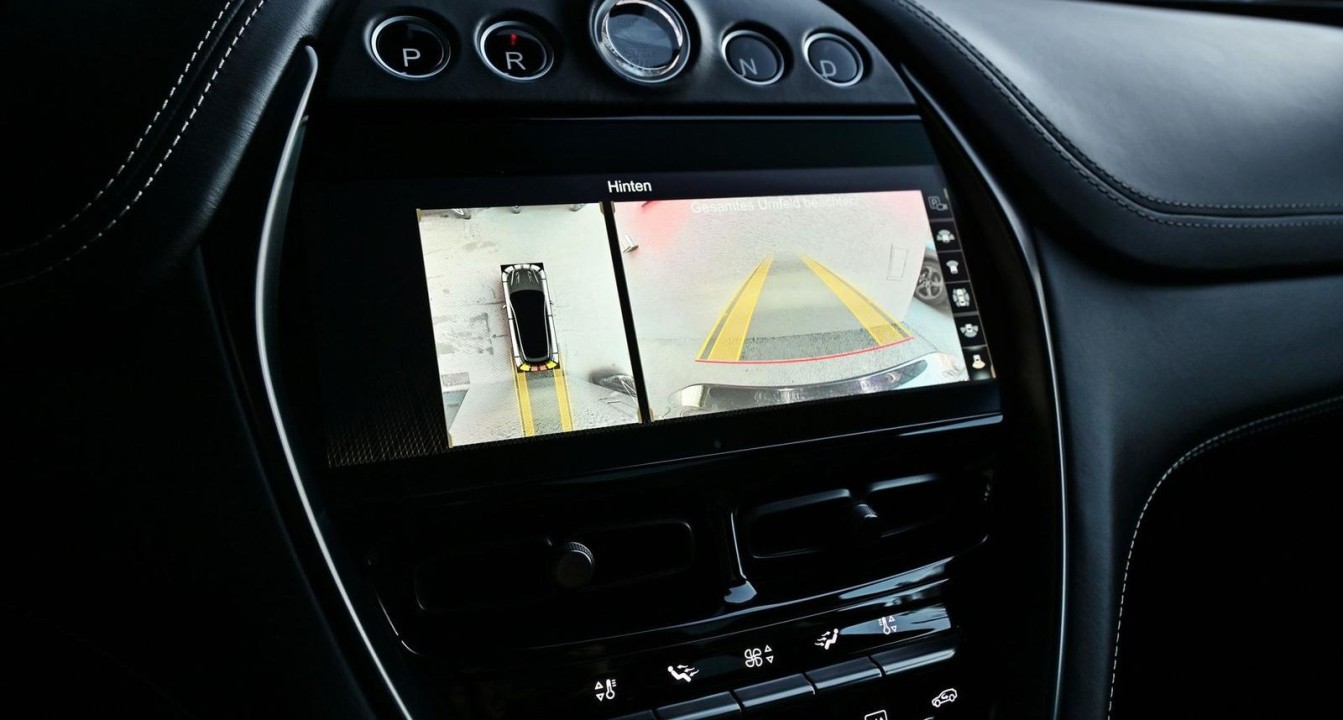 Aston Martin DBX 707 - foto 23