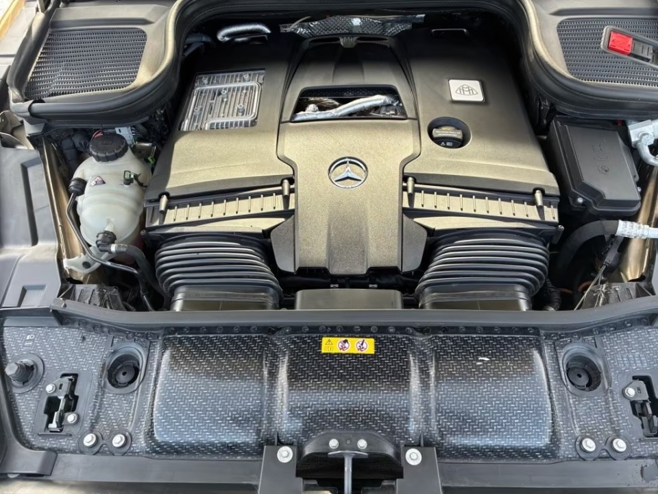 Mercedes-Benz GLS Maybach 600 - foto 16