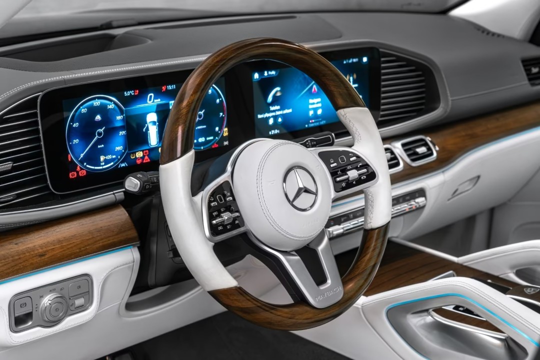 Mercedes-Benz GLS Maybach 600 - foto 8