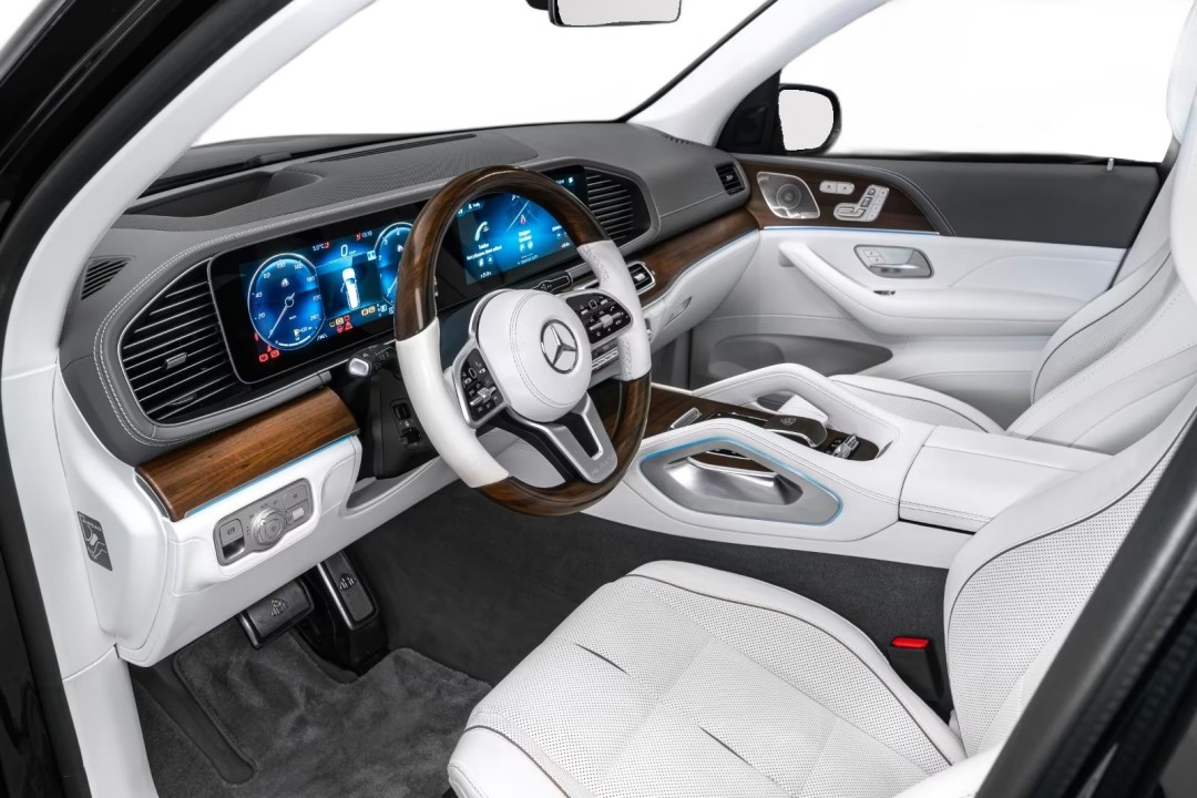 Mercedes-Benz GLS Maybach 600 - foto 10