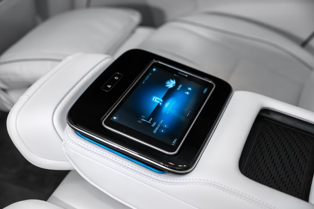 Mercedes-Benz GLS Maybach 600 - foto 16