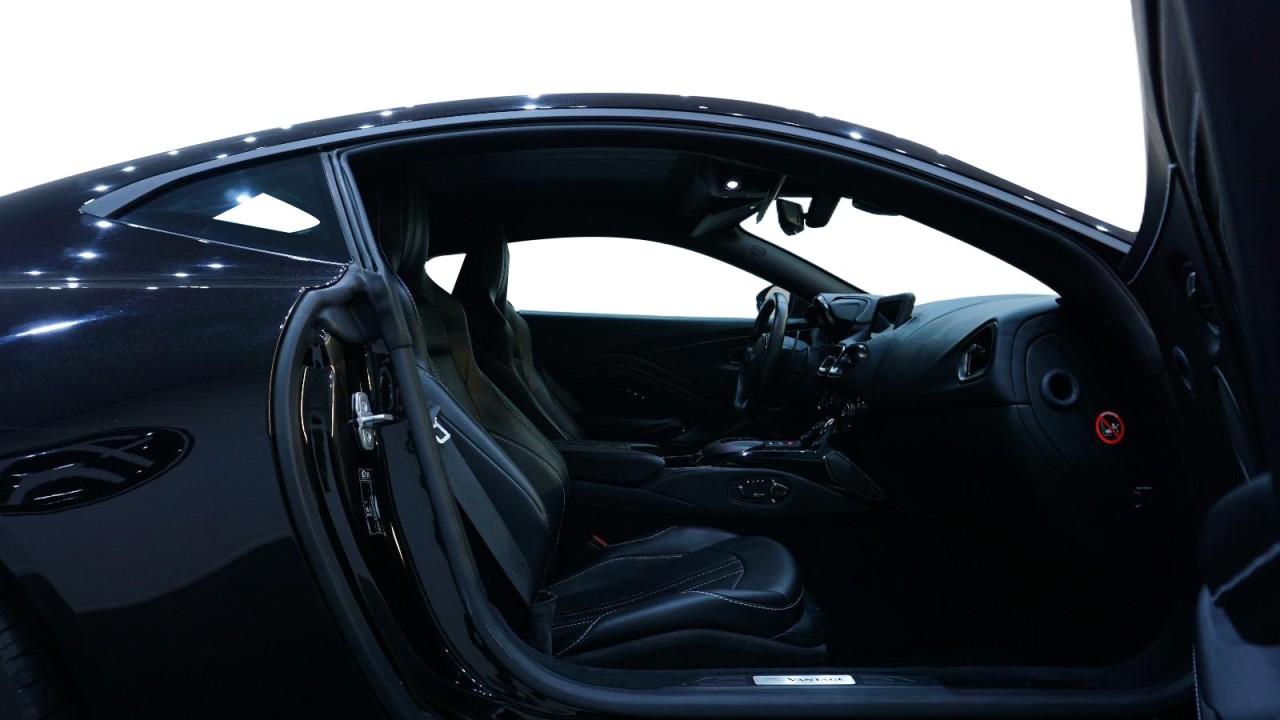 Aston Martin Vantage V8 - foto 13