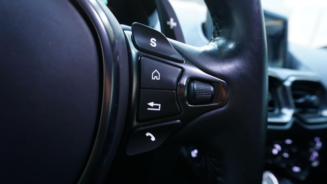 Aston Martin Vantage V8 - foto 17