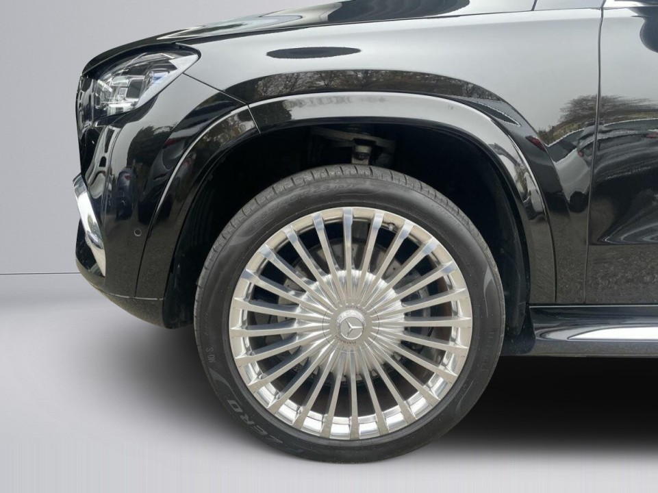 Mercedes-Benz GLS Maybach 600 - foto 24