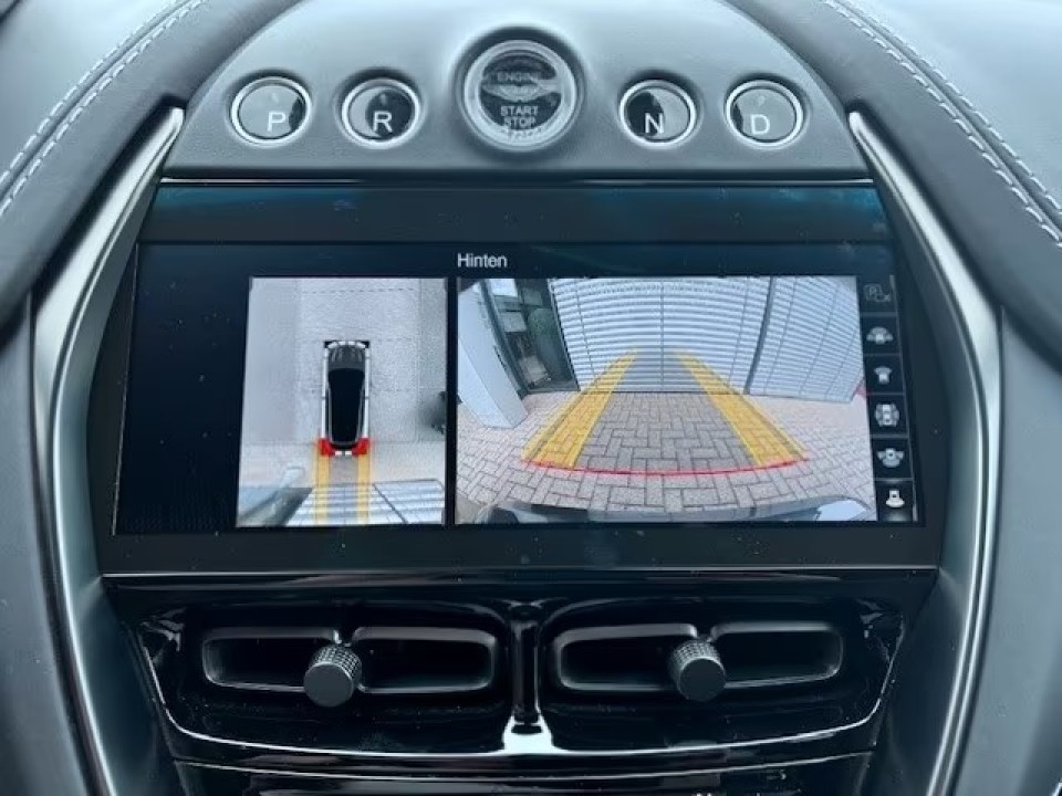 Aston Martin DBX - foto 16