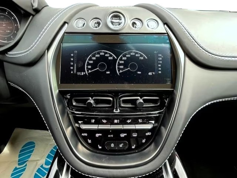 Aston Martin DBX - foto 14