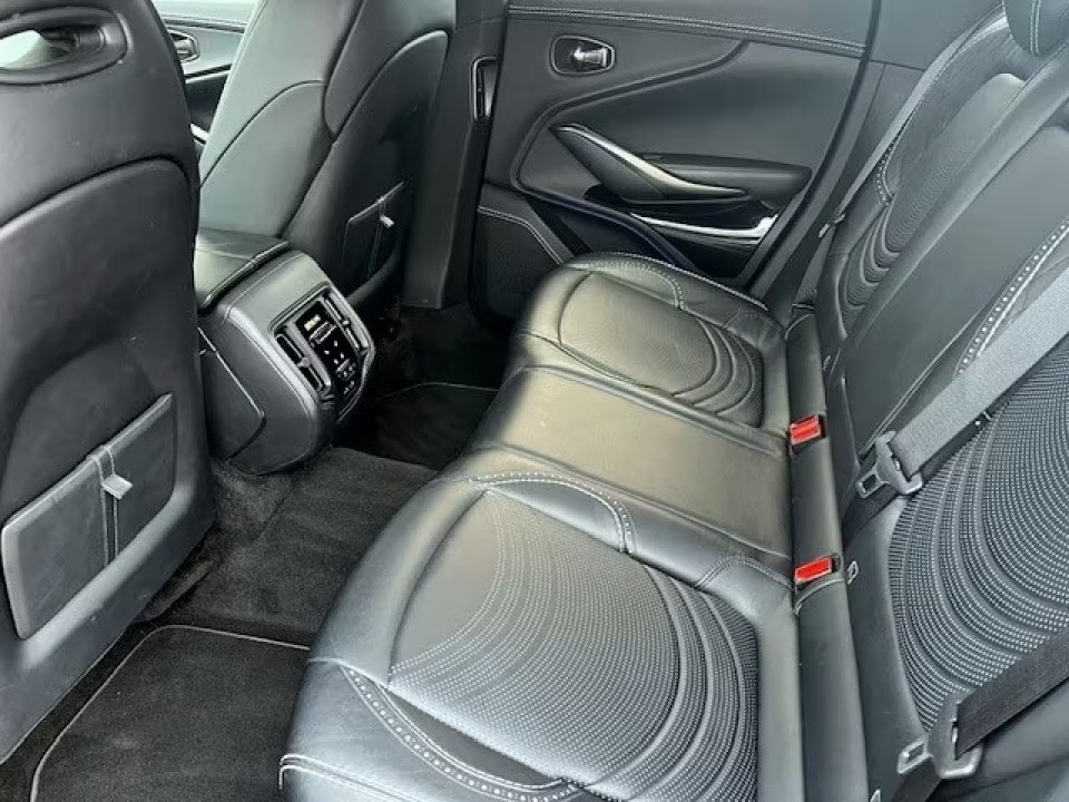 Aston Martin DBX - foto 20