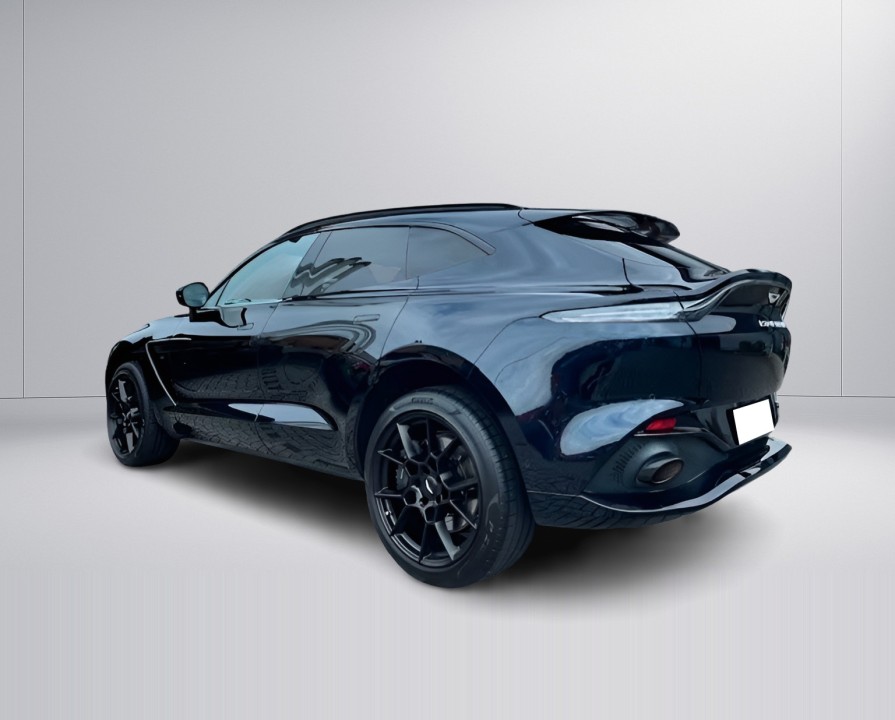 Aston Martin DBX (4)