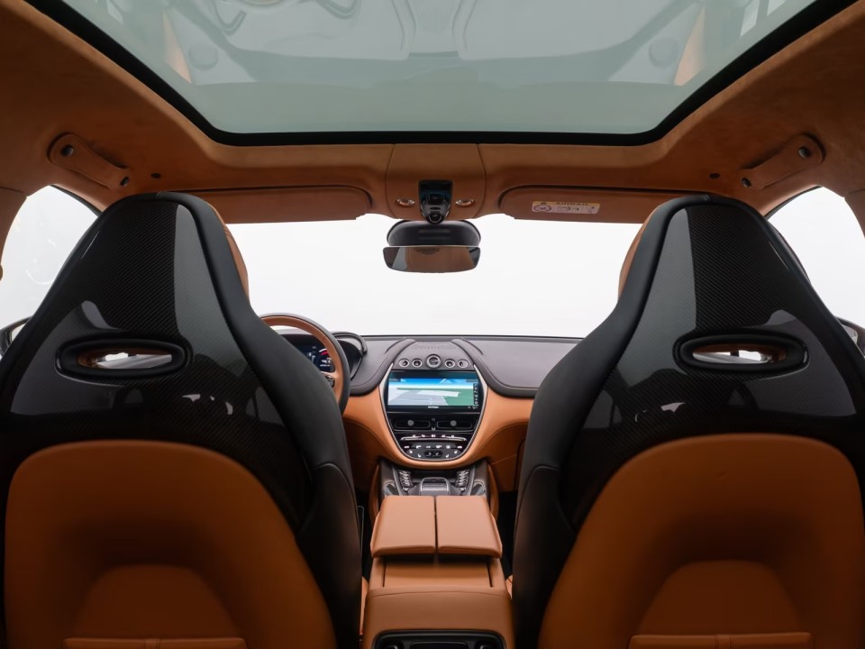 Aston Martin DBX - foto 33