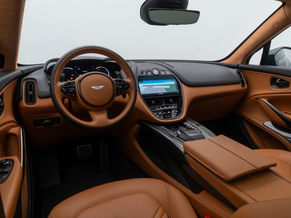 Aston Martin DBX - foto 13