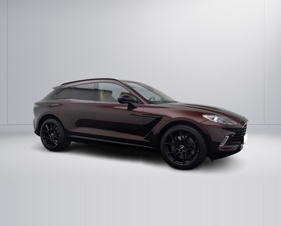 Aston Martin DBX (2)