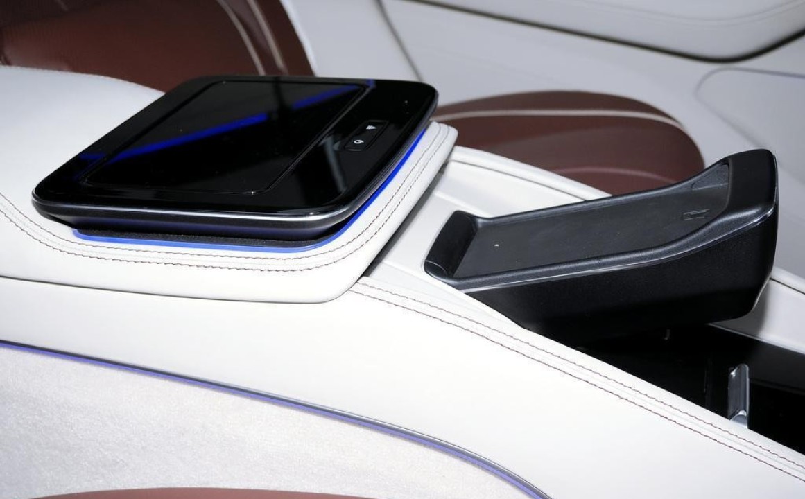 Mercedes-Benz GLS Maybach 600 - foto 12