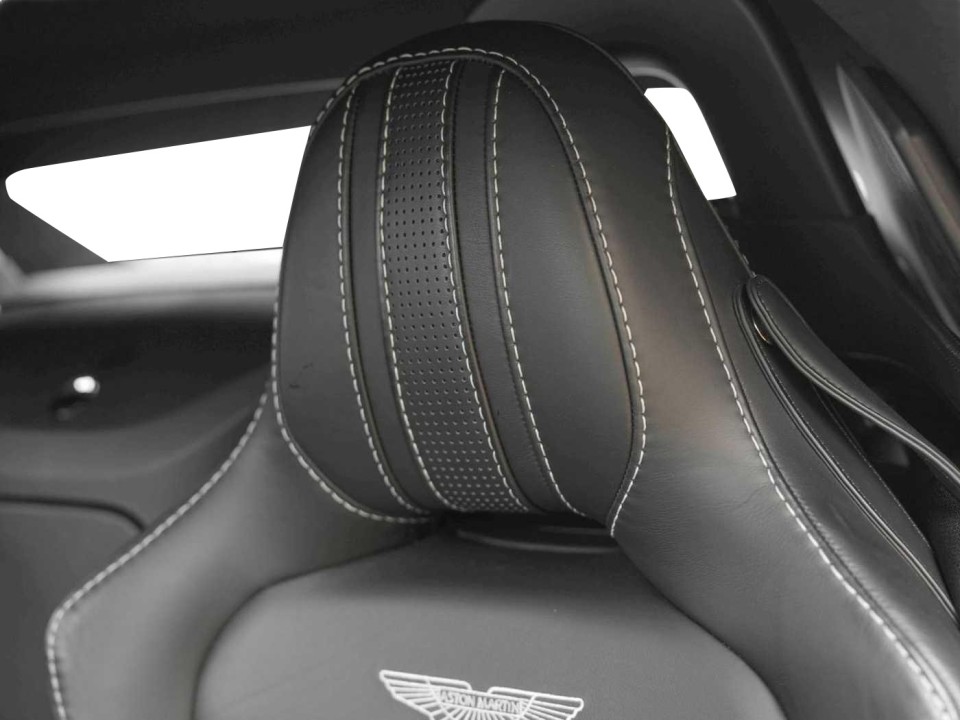 Aston Martin Vantage V8 Roadster - foto 19