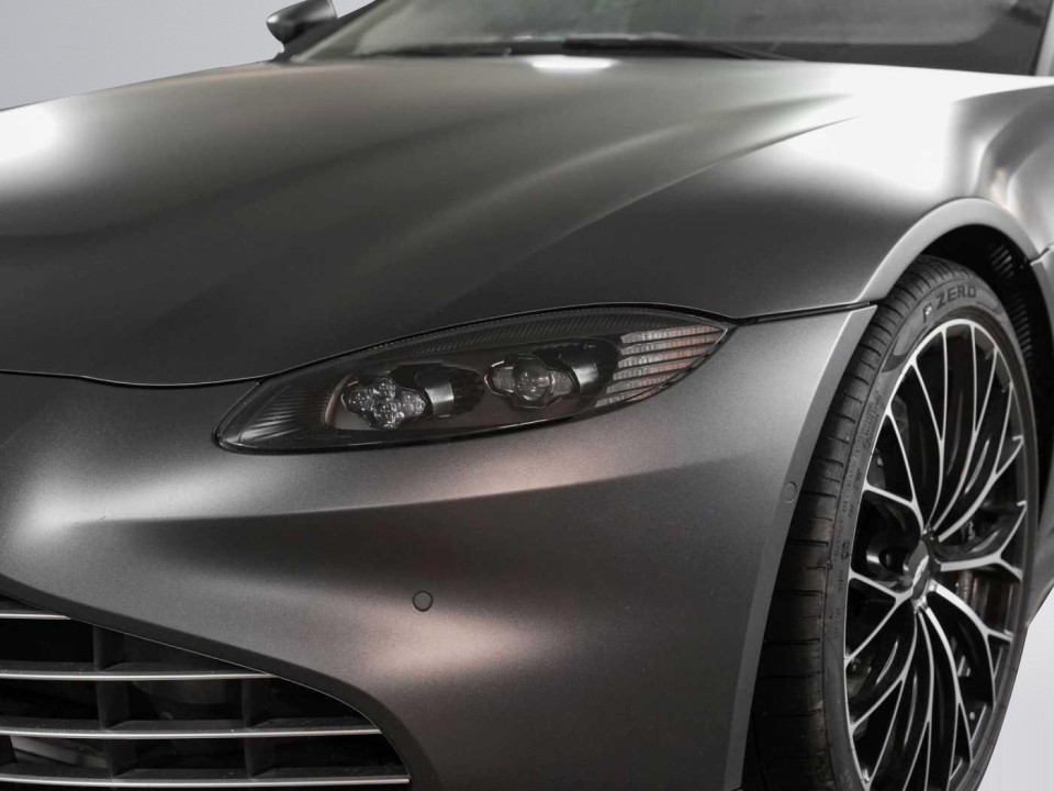 Aston Martin Vantage V8 Roadster - foto 26