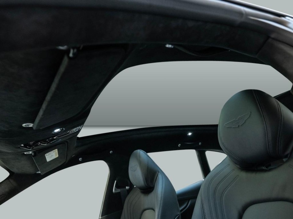 Aston Martin DBX - foto 17