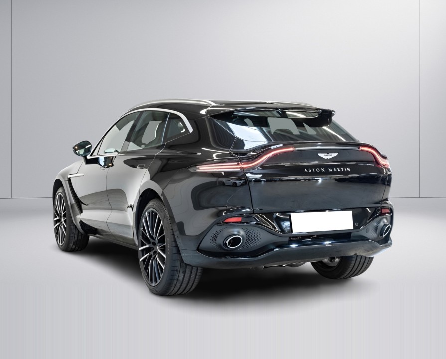 Aston Martin DBX (5)