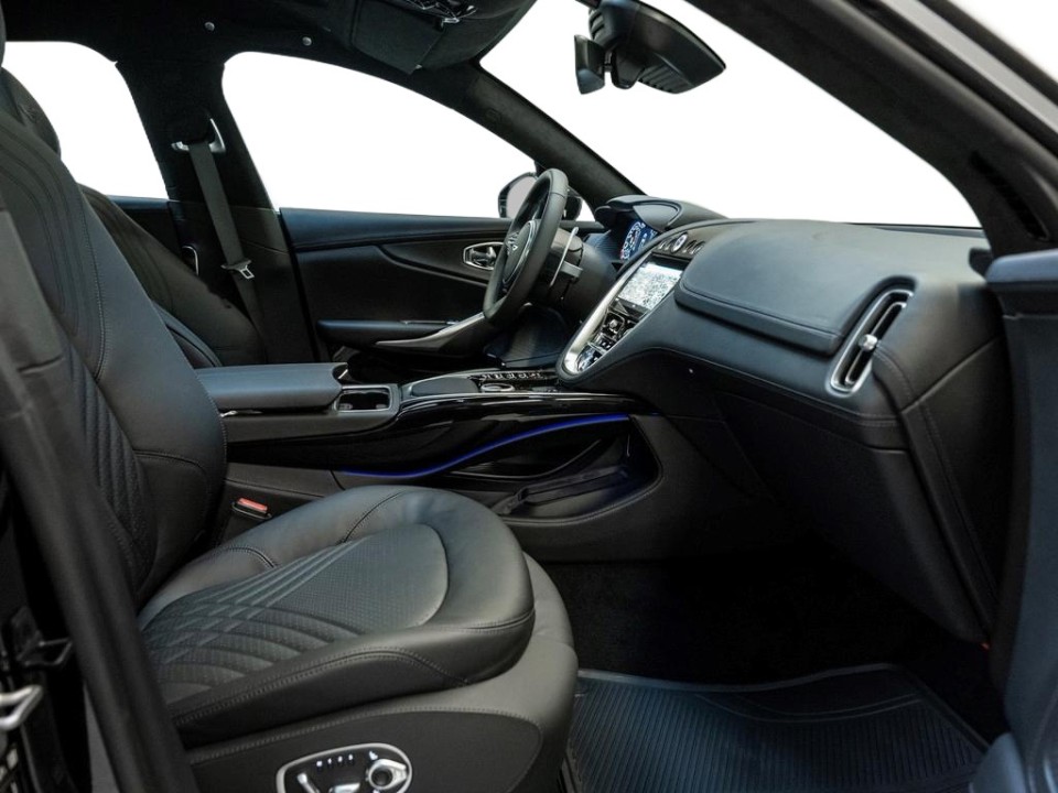 Aston Martin DBX - foto 7