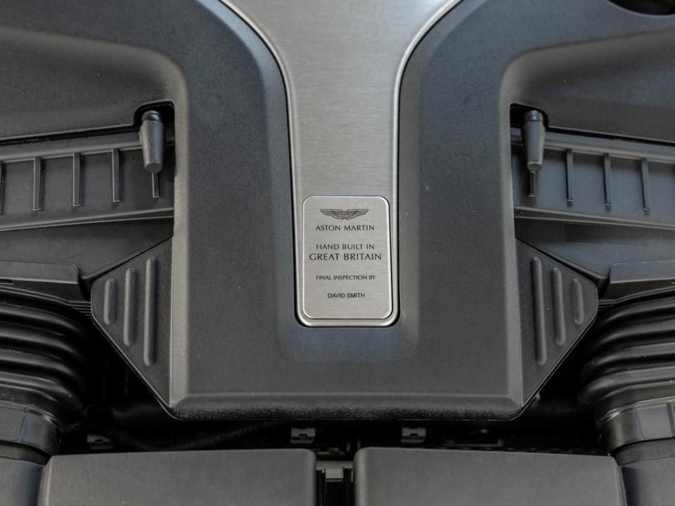 Aston Martin DBX - foto 21
