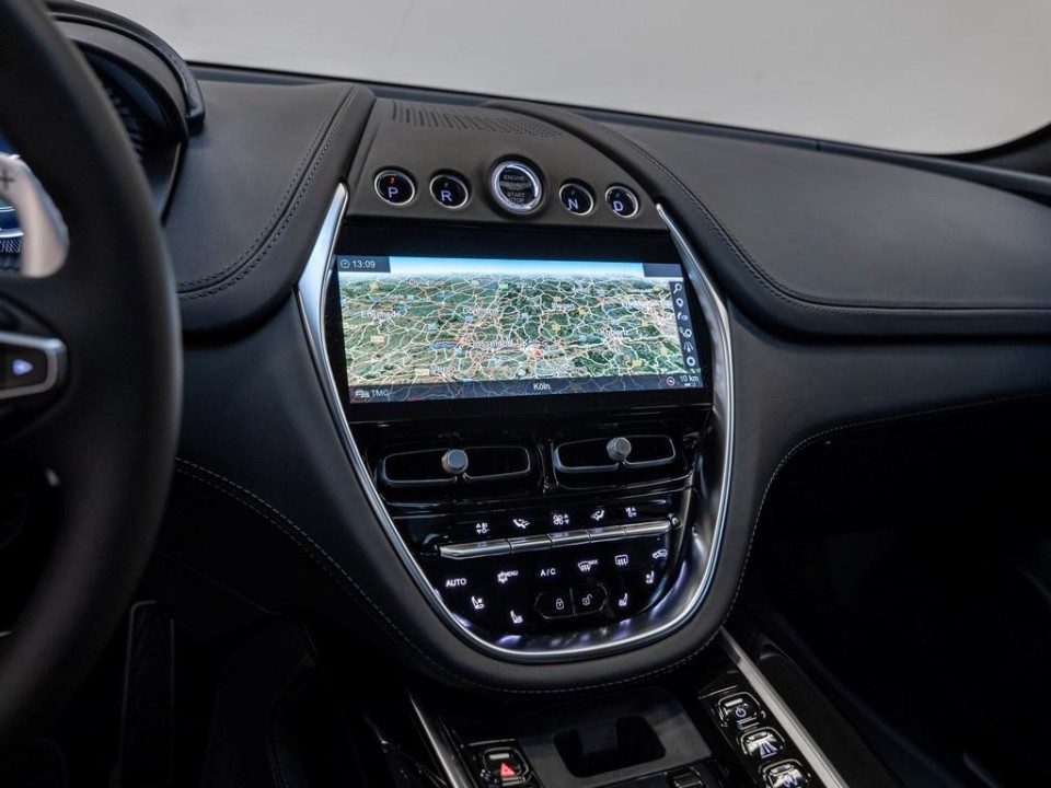 Aston Martin DBX - foto 13