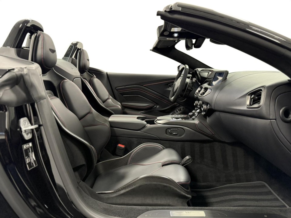 Aston Martin Vantage V12 Roadster - foto 18