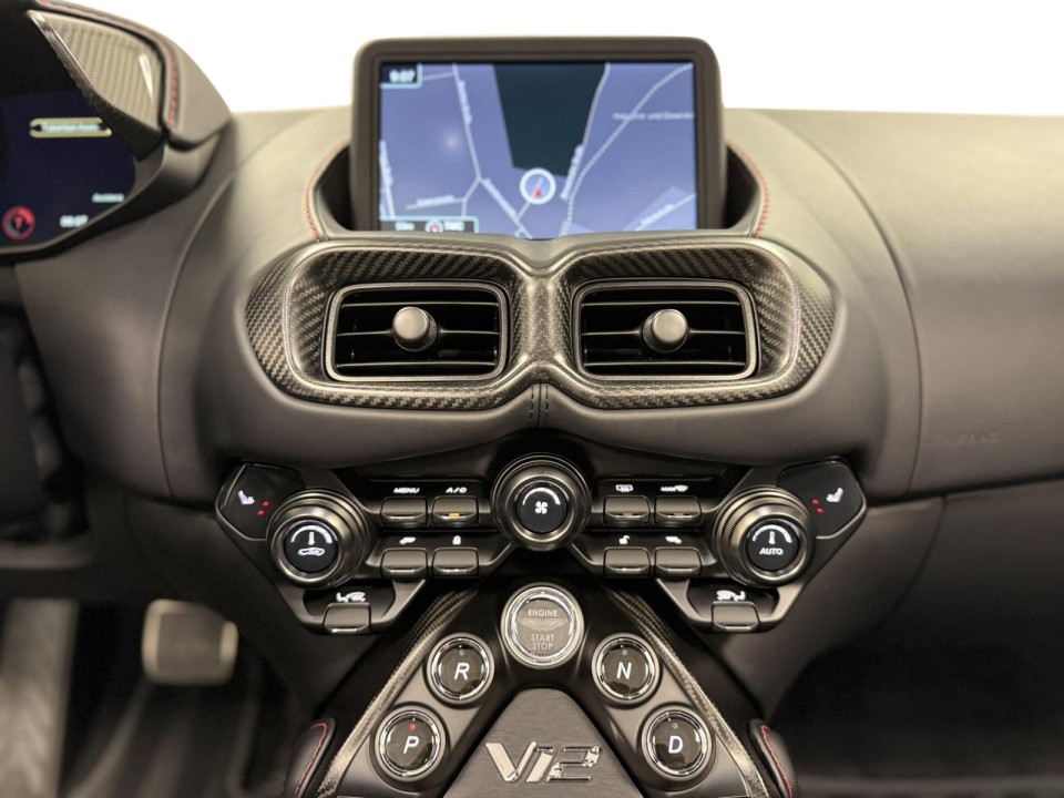 Aston Martin Vantage V12 Roadster - foto 30