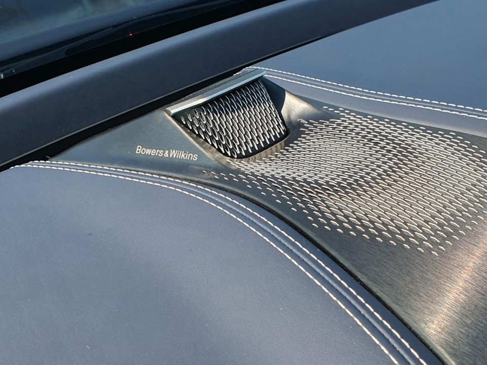 Aston Martin DBX 707 - foto 12