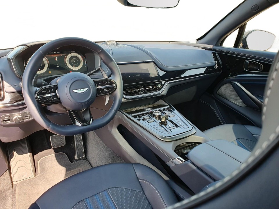 Aston Martin DBX 707 - foto 11